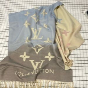 KNOCKOFF Louis Vuitton reversible oversized scarf with fringe